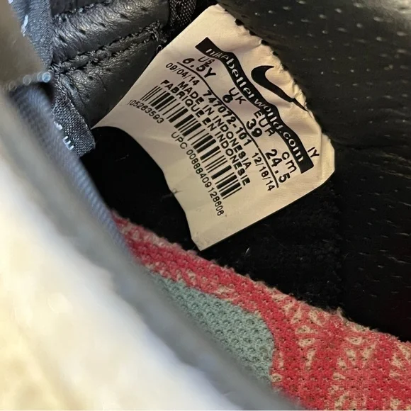 Rare Nike panda fur shoes - Picture 4 of 13